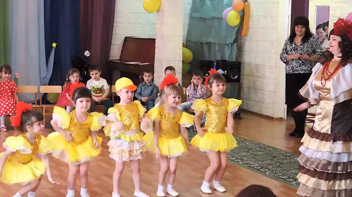 Танец "Курочка и цыплята"